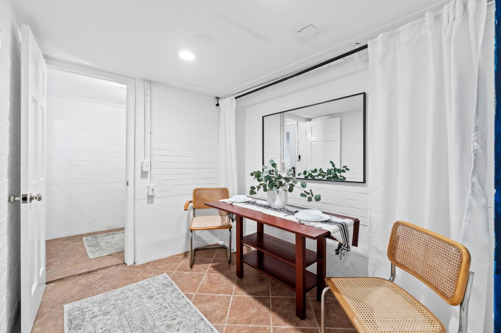 Ferienwohnung Glover Park/Georgetown Oasis With Parking Washington Exterior foto